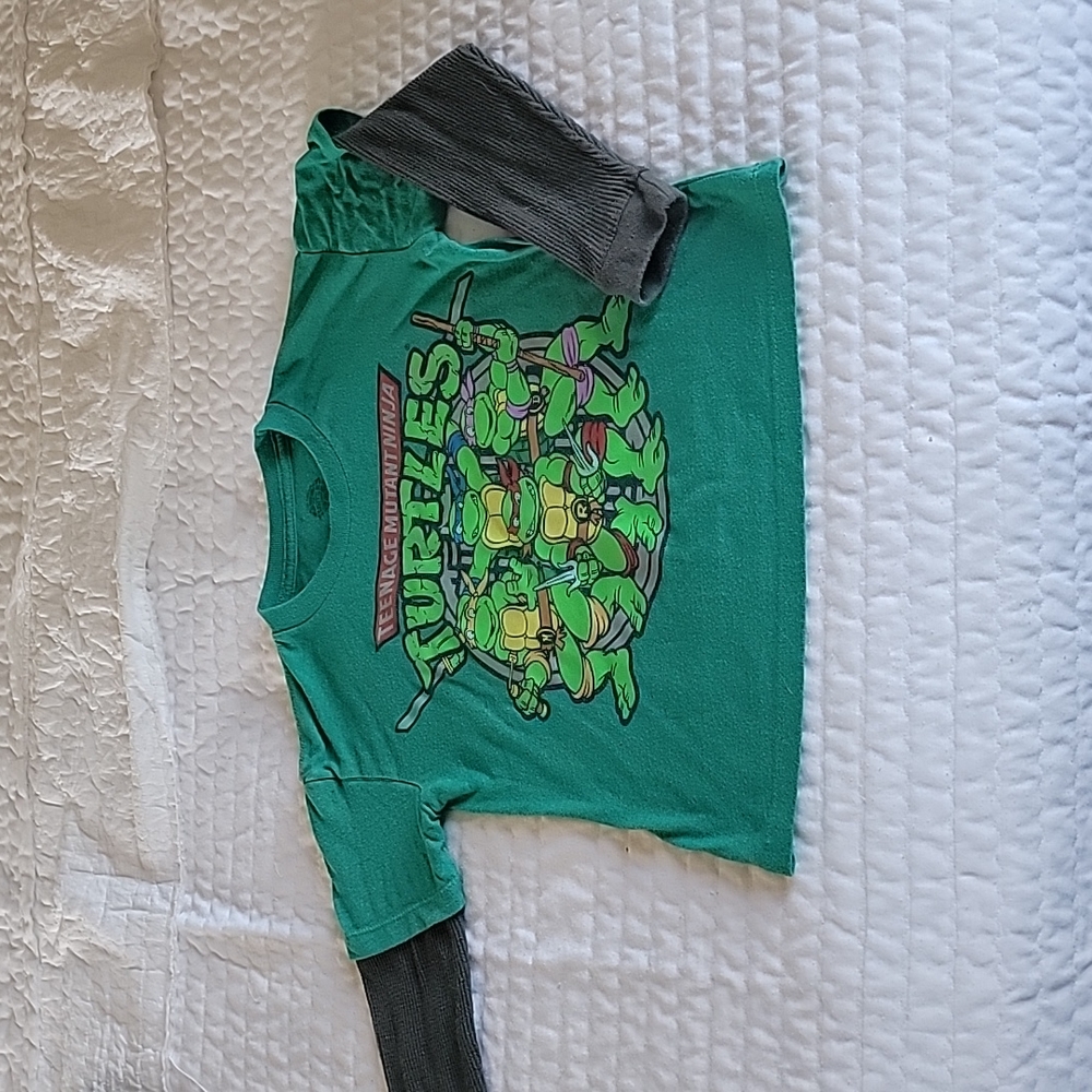 Boy's Ninja Turtles Longsleeve T-shirt,  Green/ Gray Themal sleeves,  Size M